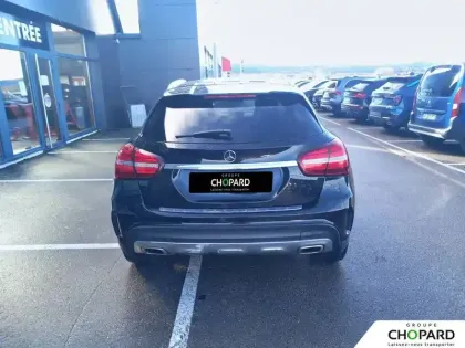 Photo 60 Mercedes GLA  180 7-G DCT