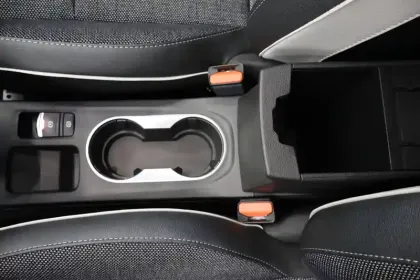 Photo 28 Renault Captur  E-Tech hybride rechargeable 160