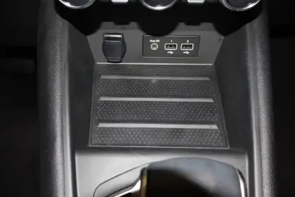 Photo 27 Renault Captur  E-Tech hybride rechargeable 160