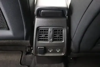 Photo 36 Renault Captur  E-Tech hybride rechargeable 160