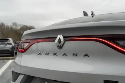 Photo 12 Renault Arkana  E-Tech hybride 145 - 22