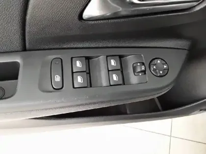 Photo 18 Opel Corsa  Electrique 136 ch & Batterie 50 kWh