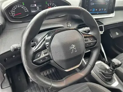 Photo 8 Peugeot 208  BlueHDi 100 S&S BVM6