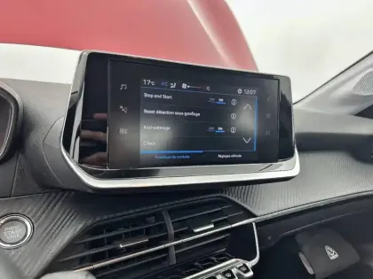 Photo 62 Peugeot 208  BlueHDi 100 S&S BVM6