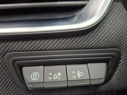 Photo 33 Renault Clio  E-Tech full hybrid 145 ch GSR2