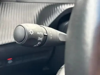 Photo 16 Peugeot 2008  PureTech 100 S&S BVM6 Active Pack