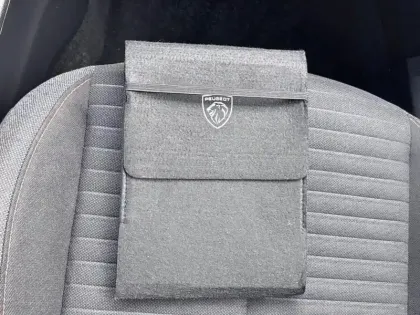 Photo 15 Peugeot 2008  PureTech 100 S&S BVM6 Active Pack