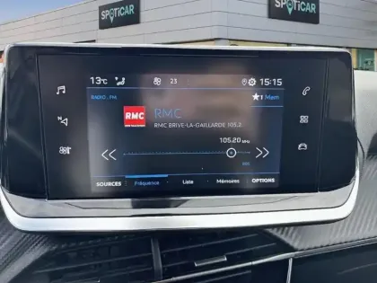 Photo 10 Peugeot 2008  PureTech 100 S&S BVM6 Active Pack