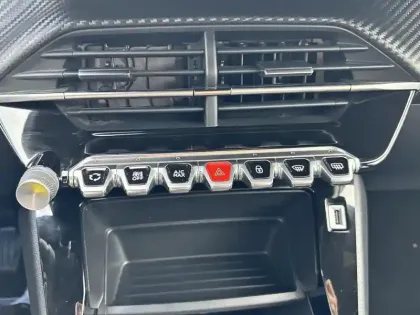 Photo 12 Peugeot 2008  PureTech 100 S&S BVM6 Active Pack