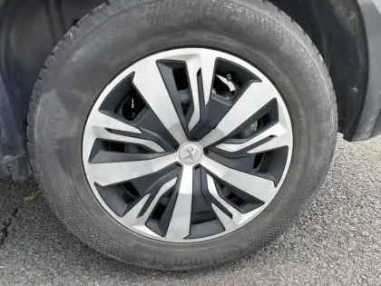 Photo 14 Peugeot 2008  PureTech 100 S&S BVM6 Active Pack