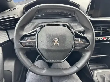 Photo 11 Peugeot 2008  PureTech 100 S&S BVM6 Active Pack