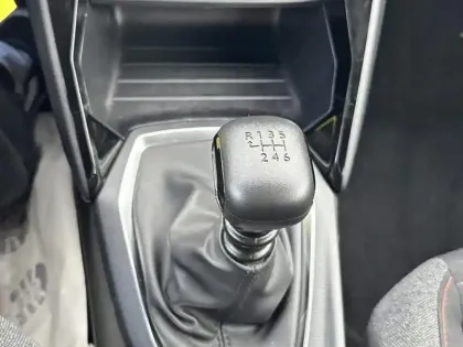 Photo 23 Peugeot 2008  PureTech 100 S&S BVM6 Active Pack