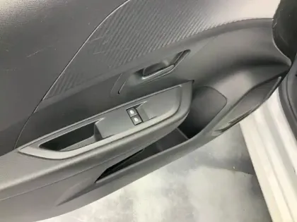 Photo 17 Peugeot 208  PureTech 75 S&S BVM5 Like