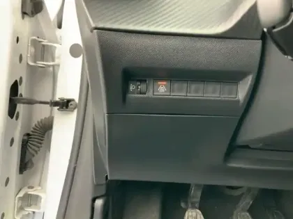 Photo 15 Peugeot 208  PureTech 75 S&S BVM5 Like