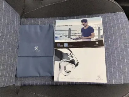 Photo 14 Peugeot 208  PureTech 75 S&S BVM5 Like