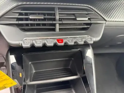 Photo 12 Peugeot 208  PureTech 75 S&S BVM5 Like