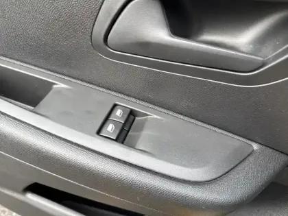 Photo 18 Peugeot 208  PureTech 75 S&S BVM5 Like