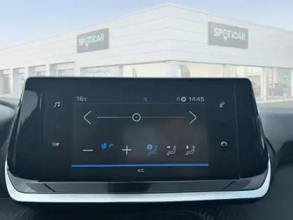 Photo 18 Peugeot 208  PureTech 75 S&S BVM5 Style