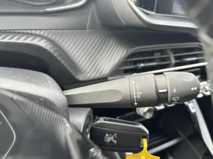 Photo 16 Peugeot 208  PureTech 75 S&S BVM5 Style