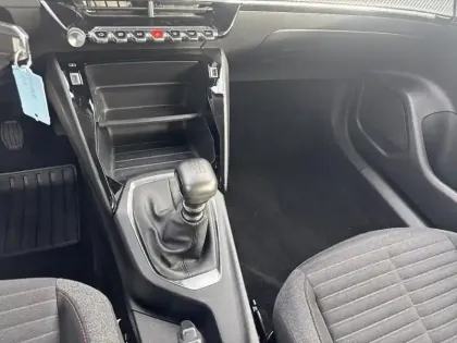 Photo 23 Peugeot 2008  BlueHDi 110 S&S BVM6 Active Pack