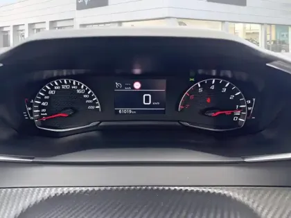 Photo 20 Peugeot 2008  BlueHDi 110 S&S BVM6 Active Pack