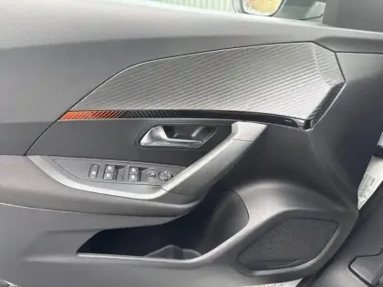 Photo 24 Peugeot 2008  BlueHDi 110 S&S BVM6 Active Pack