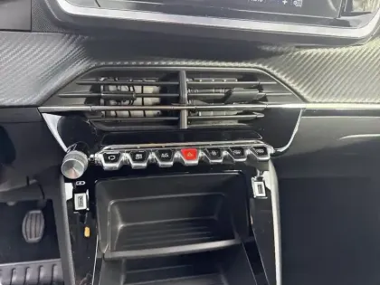 Photo 12 Peugeot 2008  BlueHDi 110 S&S BVM6 Active Pack