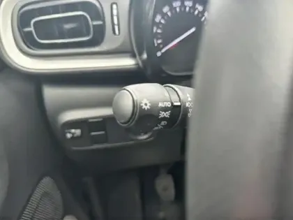 Photo 16 Citroën C3  PureTech 83 S&S BVM5 Shine