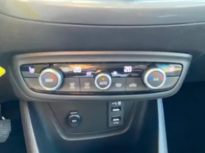 Photo 21 Opel Crossland  1.2 Turbo 110 ch BVM6 Elegance