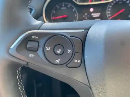 Photo 18 Opel Crossland  1.2 Turbo 110 ch BVM6 Elegance