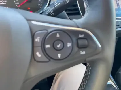 Photo 19 Opel Crossland  1.2 Turbo 110 ch BVM6 Elegance