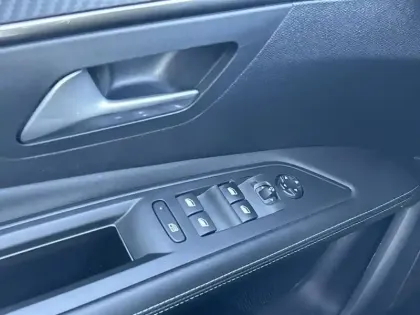 Photo 19 Peugeot 3008  BlueHDi 130ch S&S BVM6 Allure Pack