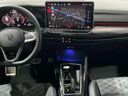 Photo 9 Volkswagen Golf 1.5 eTSI EVO2 150 DSG7 R-Line Edition