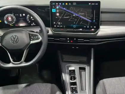 Photo 9 Volkswagen Golf 1.5 eTSI EVO2 116 DSG7 VW Edition