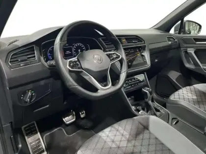 Photo 8 Volkswagen Tiguan 2.0 TDI 150ch DSG7 R-Line