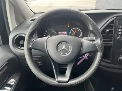 Photo 33 Mercedes Vito e 111 Fourgon/Long / L2 / 116C