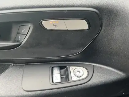 Photo 32 Mercedes Vito e 111 Fourgon/Long / L2 / 116C