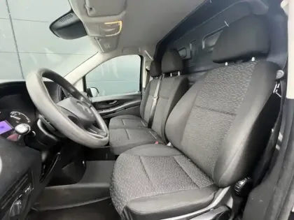 Photo 36 Mercedes Vito e 111 Fourgon/Long / L2 / 116C