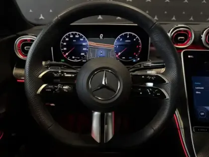 Photo 21 Mercedes Classe C  200 d Berline AMG Lin