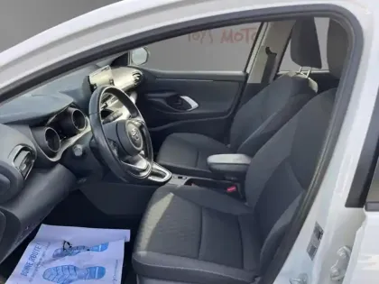 Photo 11 Toyota Yaris Hybride 116h Design