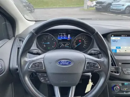 Photo 6 Ford Focus 1.5 TDCi 120ch Stop&Start Executive