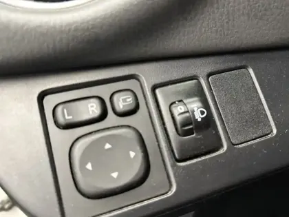 Photo 15 Toyota Yaris 110 VVT-i Design