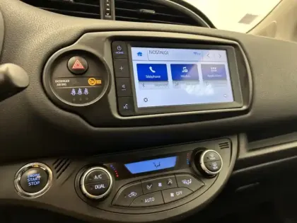 Photo 17 Toyota Yaris 110 VVT-i Design