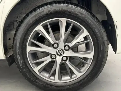 Photo 8 Toyota Yaris 110 VVT-i Design