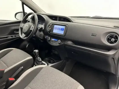 Photo 21 Toyota Yaris 110 VVT-i Design