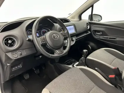 Photo 11 Toyota Yaris 110 VVT-i Design