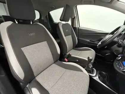 Photo 22 Toyota Yaris 110 VVT-i Design