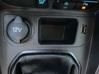 Photo 17 Ford Transit Courier Fourgonnette 1.5 TDCI 100ch Stop&Start Trend