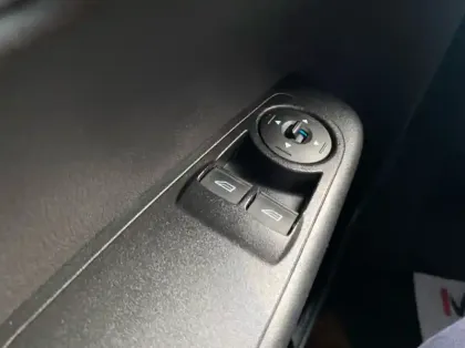 Photo 5 Ford Transit Courier Fourgonnette 1.5 TDCI 100ch Stop&Start Trend