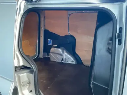 Photo 8 Ford Transit Courier Fourgonnette 1.5 TDCI 100ch Stop&Start Trend